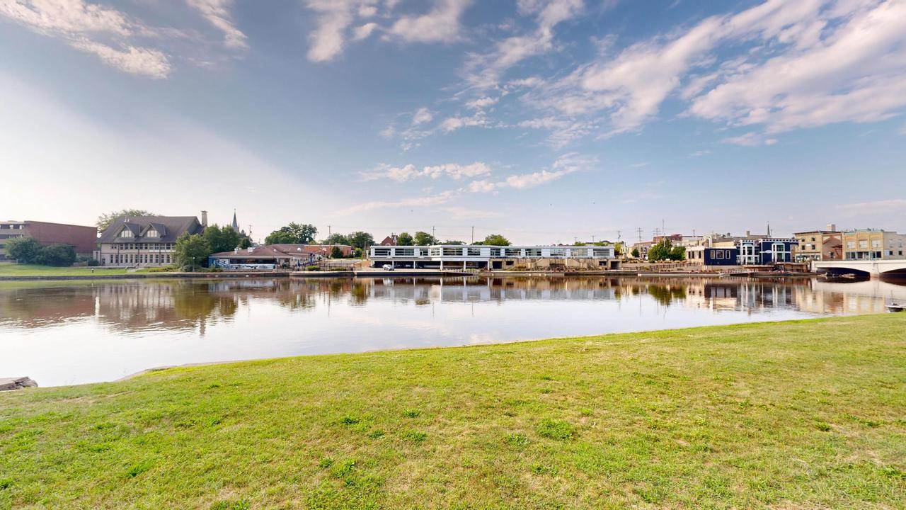 100 Edward STREET #4, Fort Atkinson, WI 53538