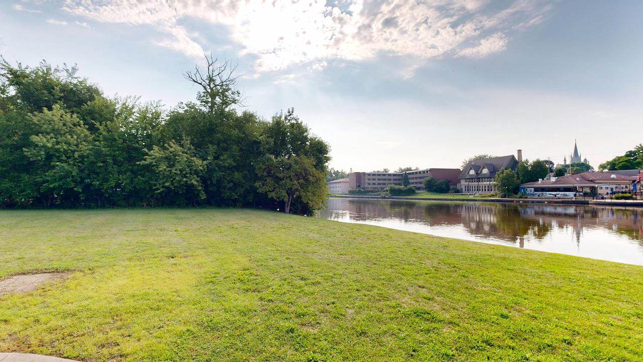 100 Edward STREET #4, Fort Atkinson, WI 53538