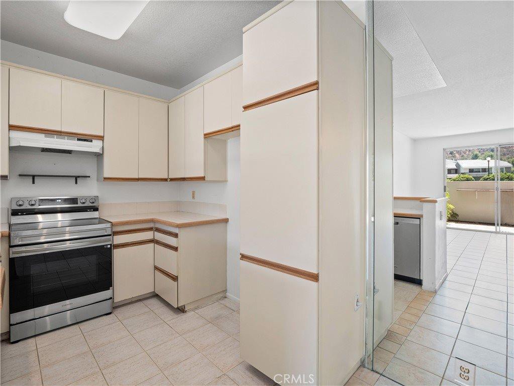 27644 Susan Beth Way, Saugus, CA 91350