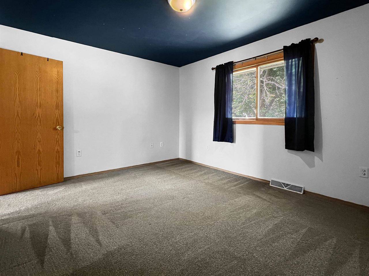 20 Barbara Ann Drive, Reedsburg, WI 53959