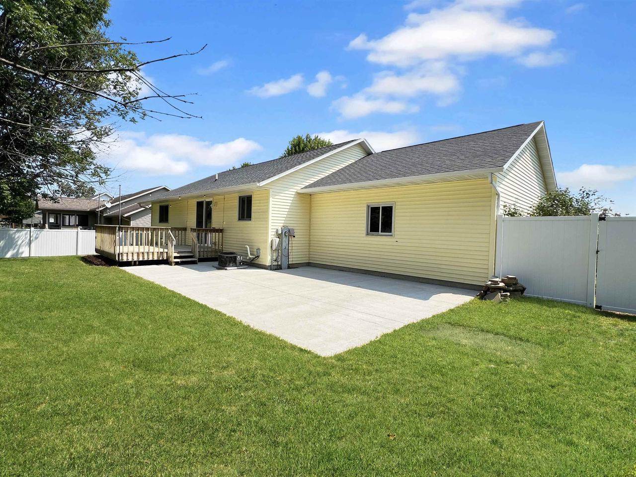 20 Barbara Ann Drive, Reedsburg, WI 53959