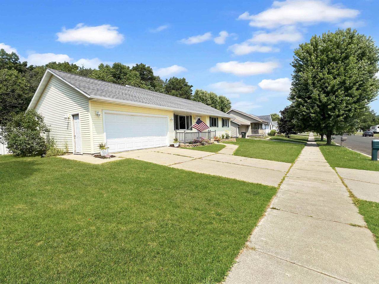 20 Barbara Ann Drive, Reedsburg, WI 53959