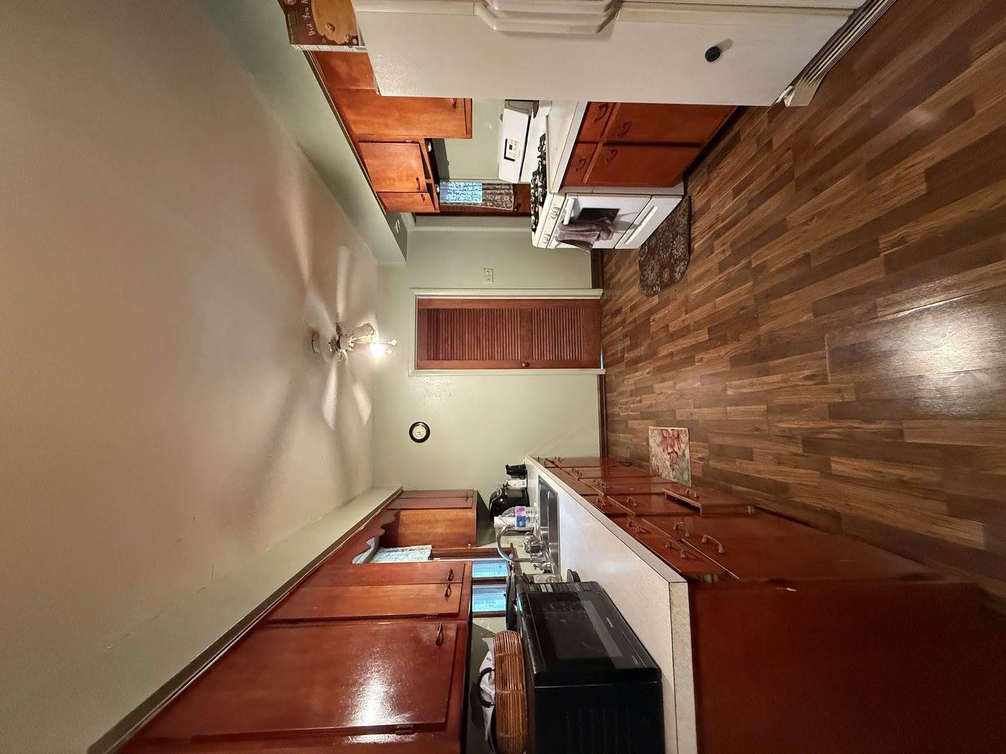 236 West Winnifred Street, Freeport, IL 61032