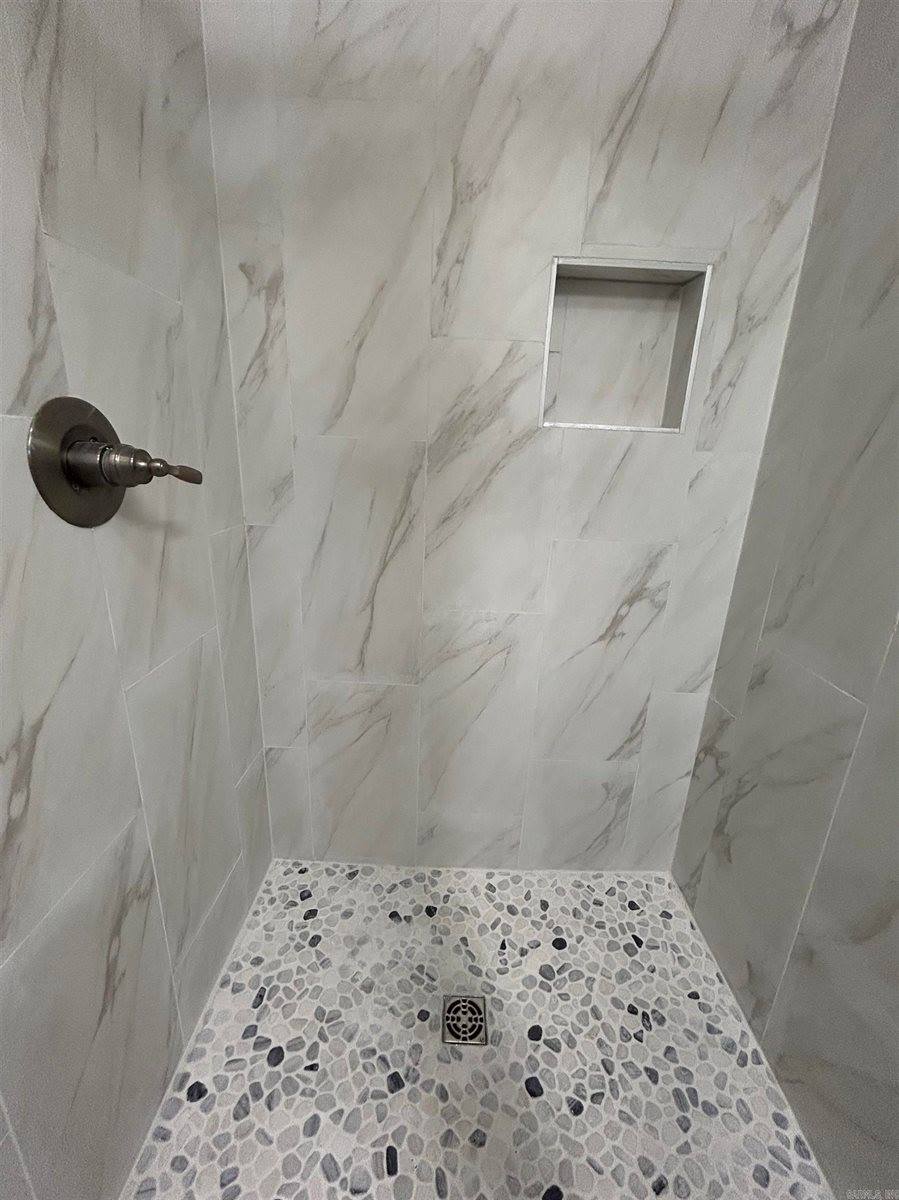 612 W Sixth Street, Conway, AR 72032