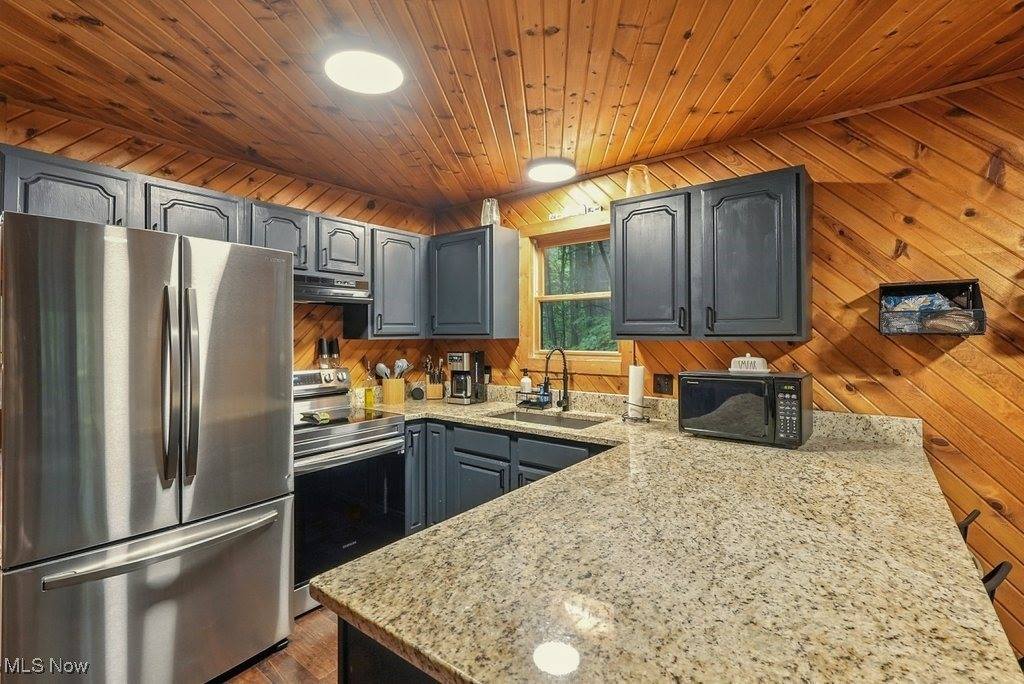 6711 Booth Road, Ravenna, OH 44266