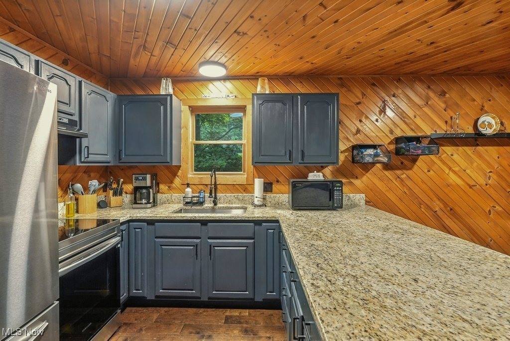 6711 Booth Road, Ravenna, OH 44266