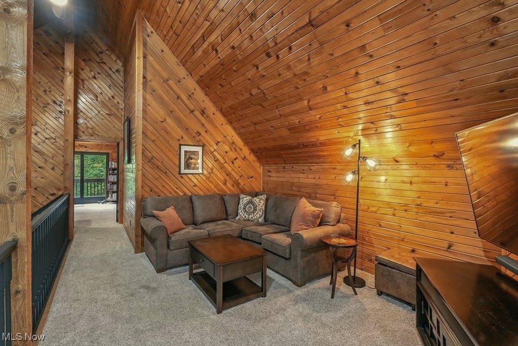 6711 Booth Road, Ravenna, OH 44266