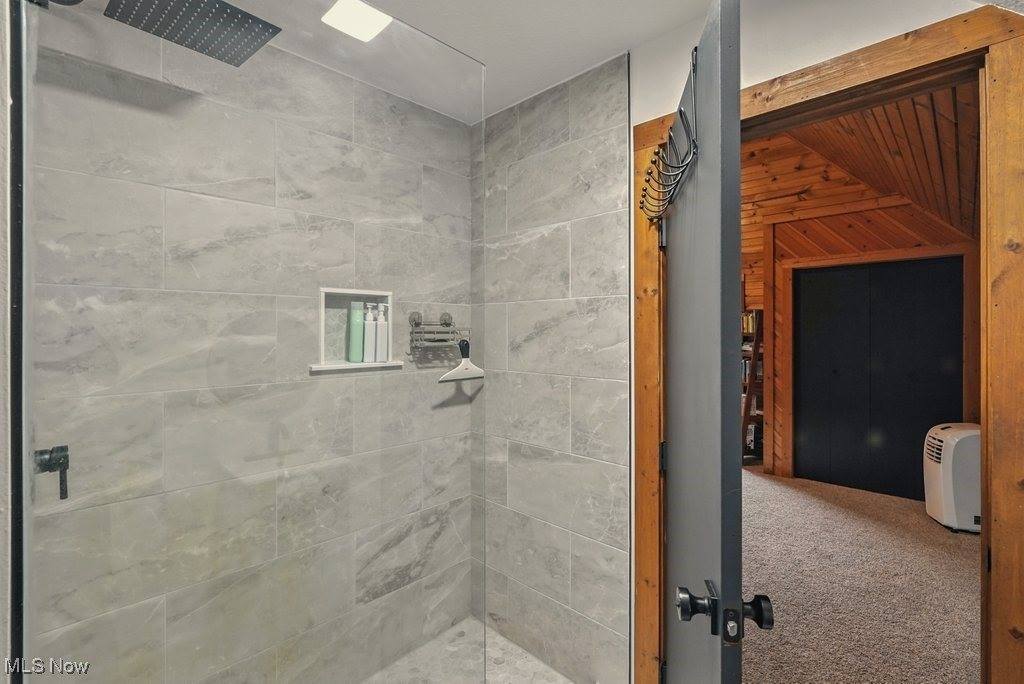 6711 Booth Road, Ravenna, OH 44266