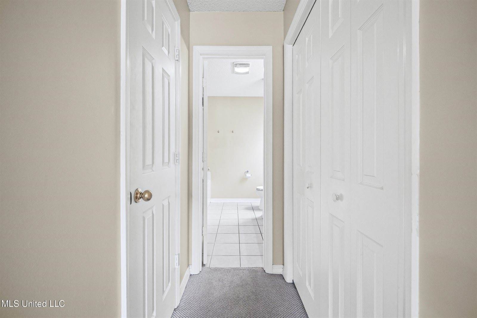 26 Lakeview Drive, Ocean Springs, MS 39564