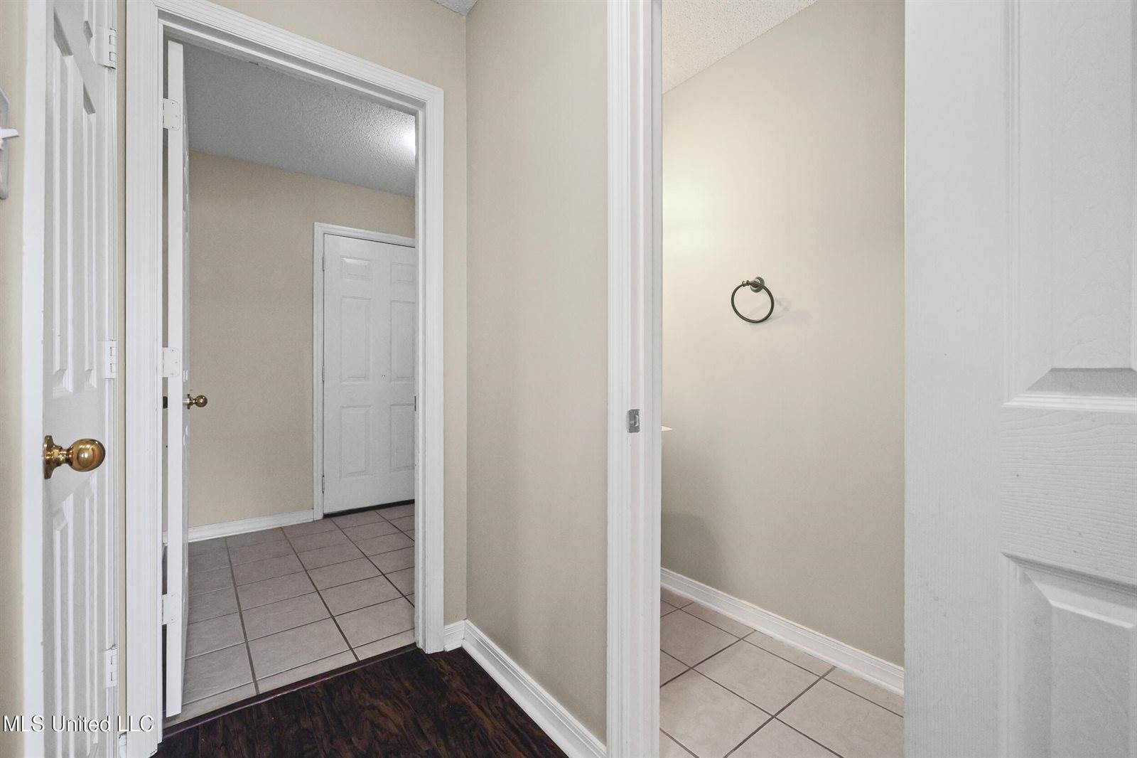 26 Lakeview Drive, Ocean Springs, MS 39564