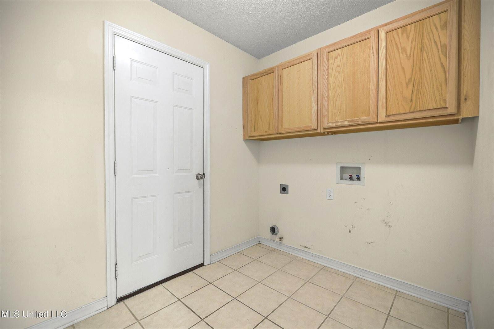 26 Lakeview Drive, Ocean Springs, MS 39564