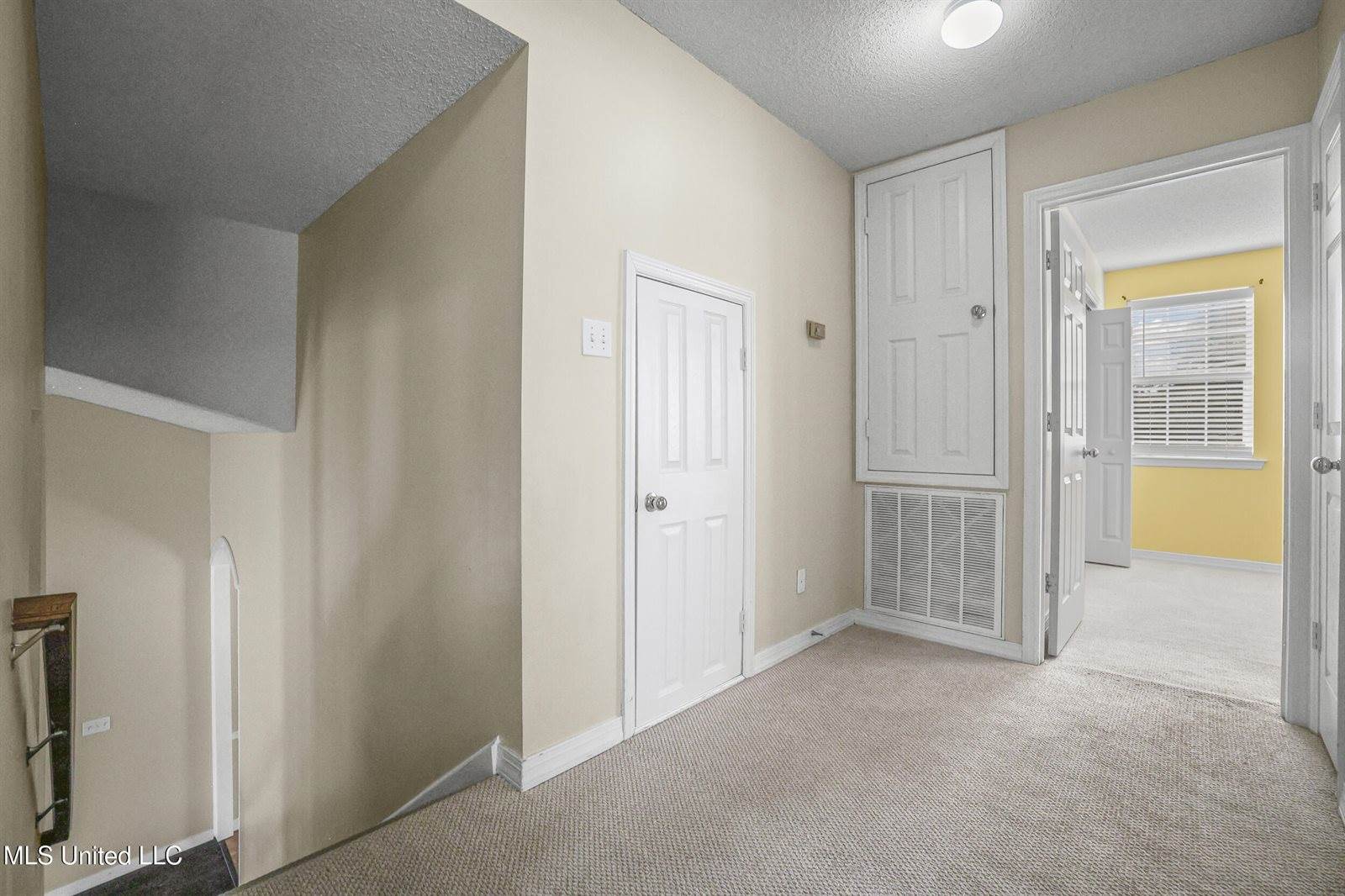 26 Lakeview Drive, Ocean Springs, MS 39564