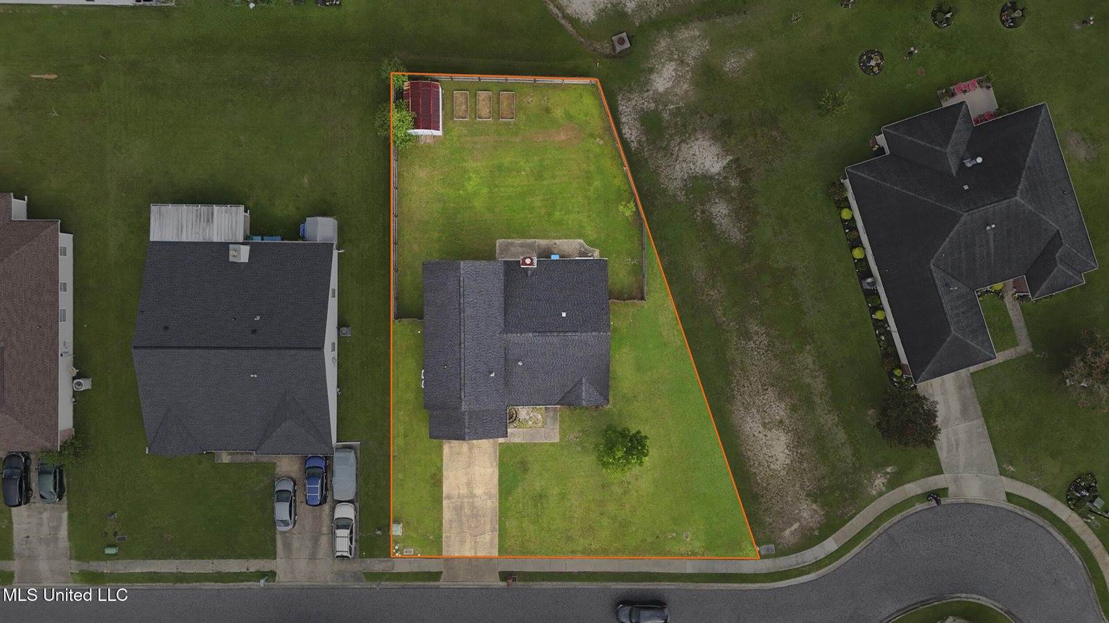 26 Lakeview Drive, Ocean Springs, MS 39564