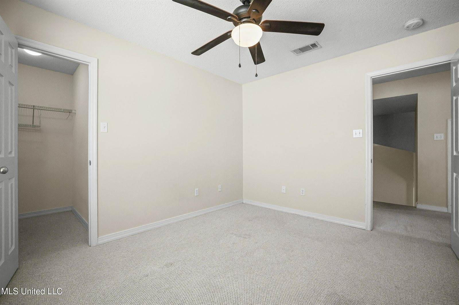 26 Lakeview Drive, Ocean Springs, MS 39564