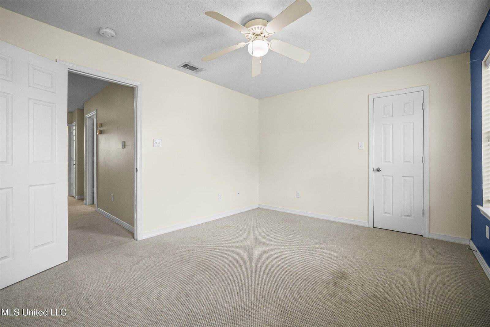 26 Lakeview Drive, Ocean Springs, MS 39564