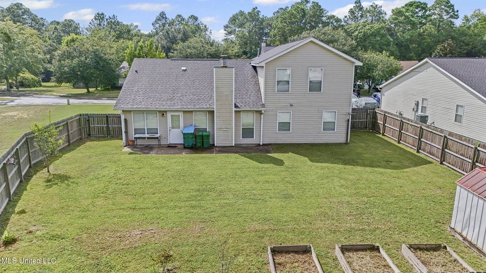 26 Lakeview Drive, Ocean Springs, MS 39564