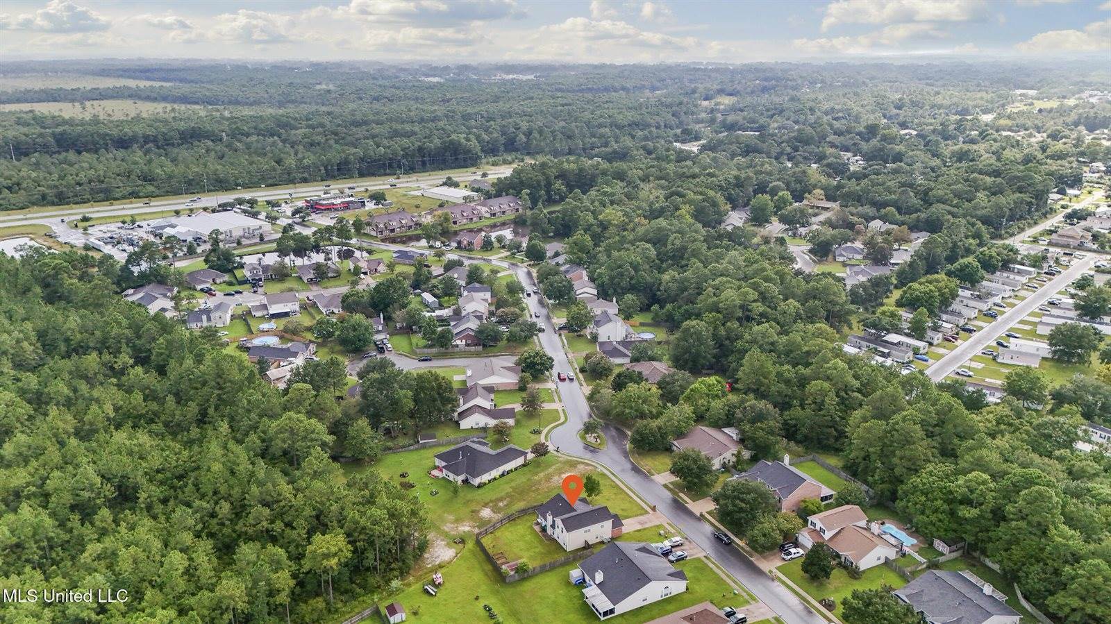 26 Lakeview Drive, Ocean Springs, MS 39564