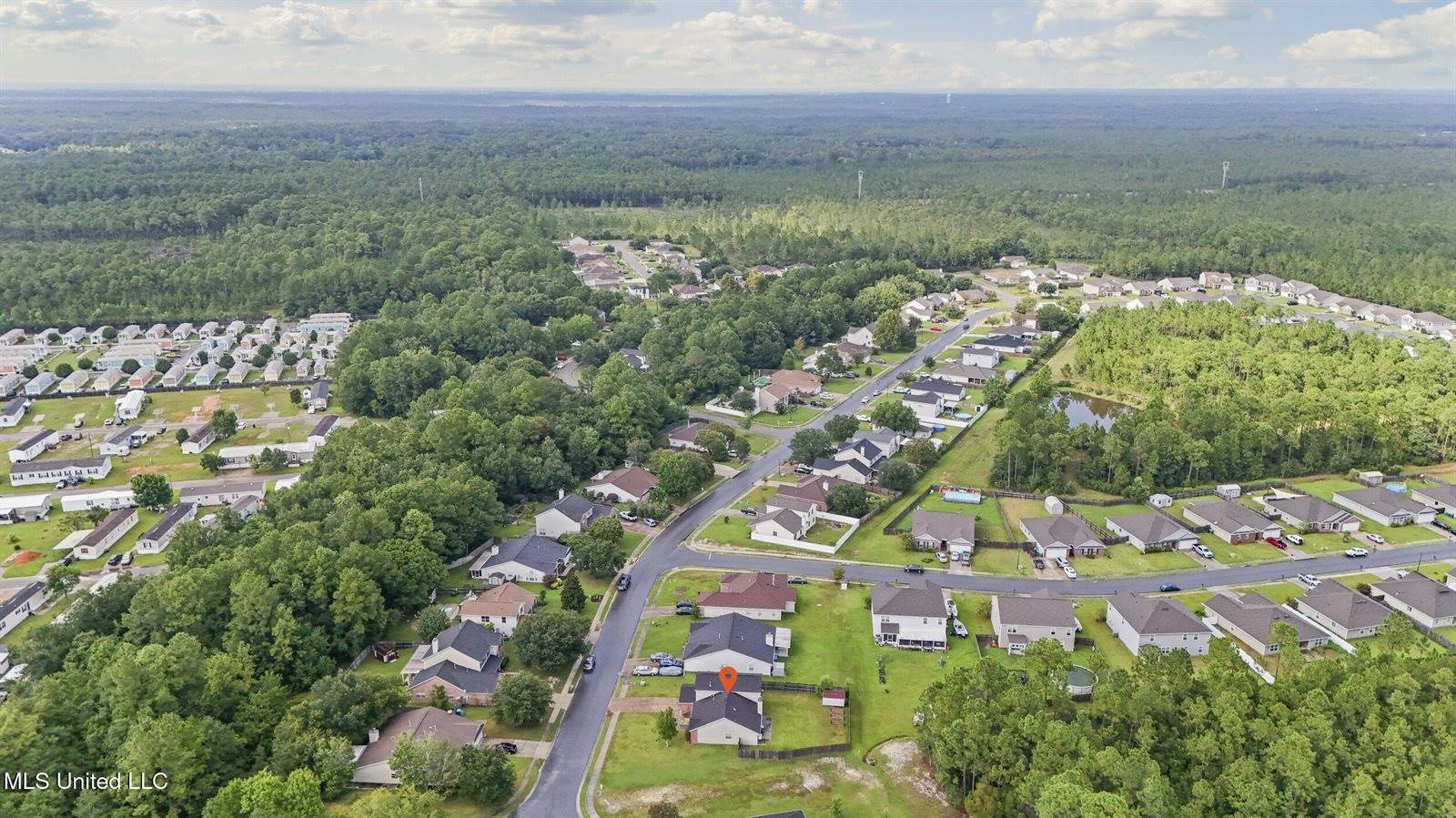 26 Lakeview Drive, Ocean Springs, MS 39564