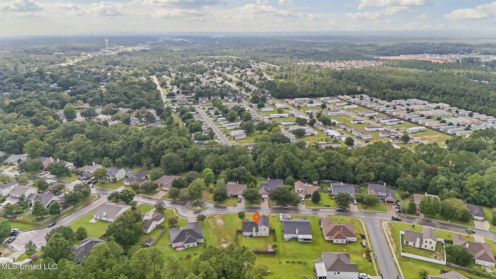 26 Lakeview Drive, Ocean Springs, MS 39564