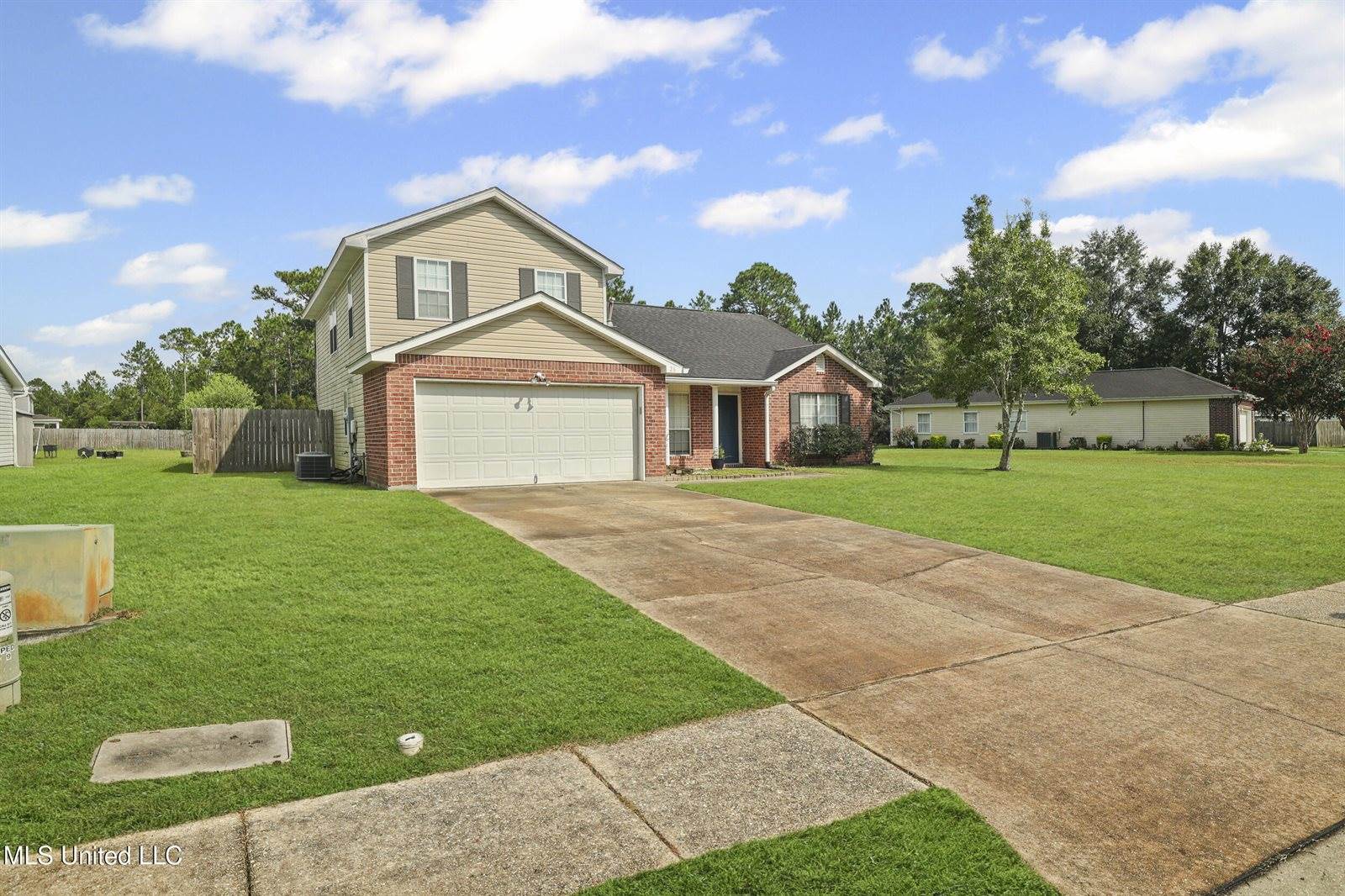 26 Lakeview Drive, Ocean Springs, MS 39564