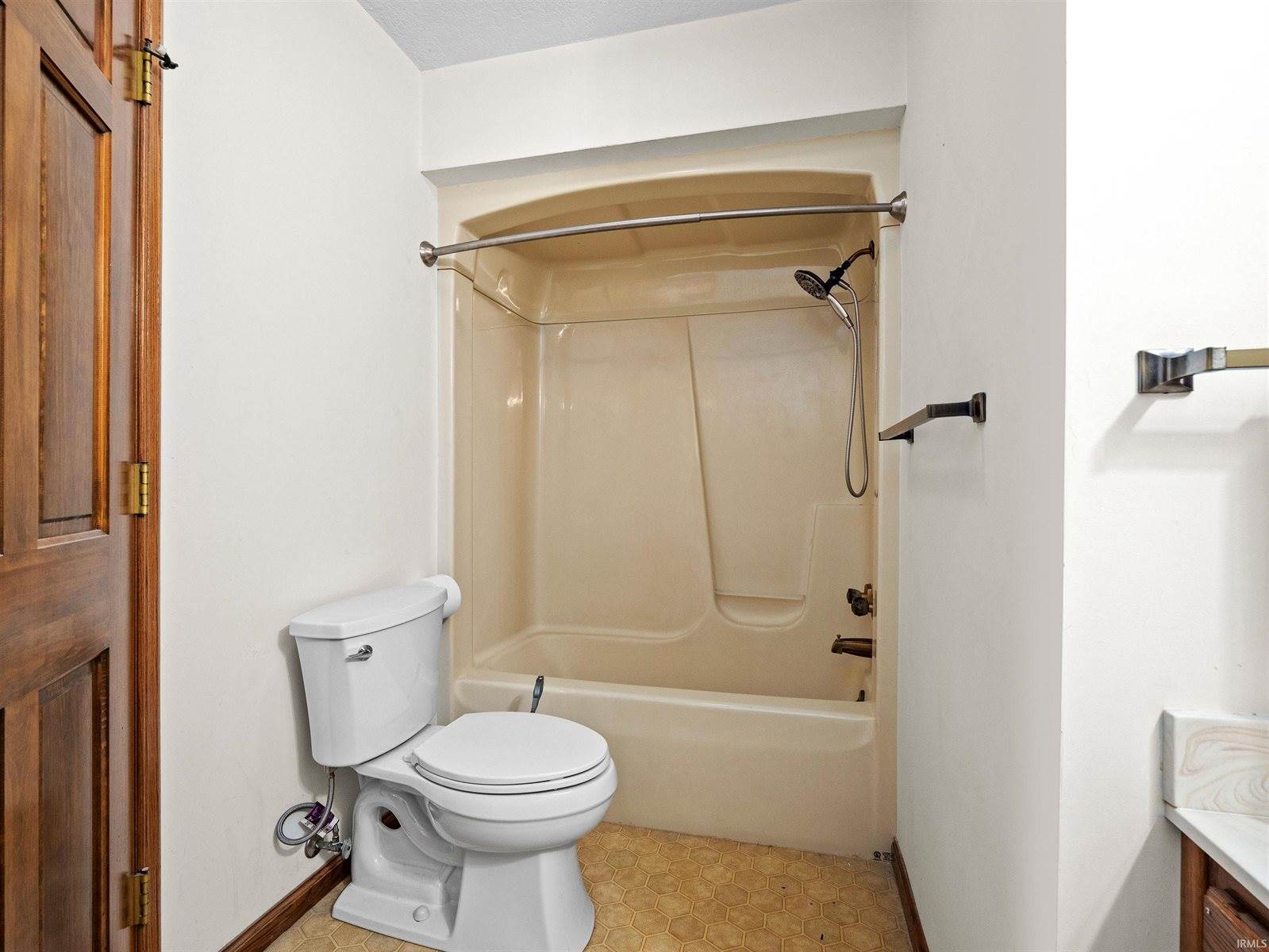 6725 Lakewood Court, Fort Wayne, IN 46819