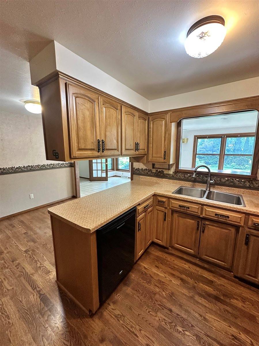 2564 Edgewood Lane, Green Bay, WI 54302