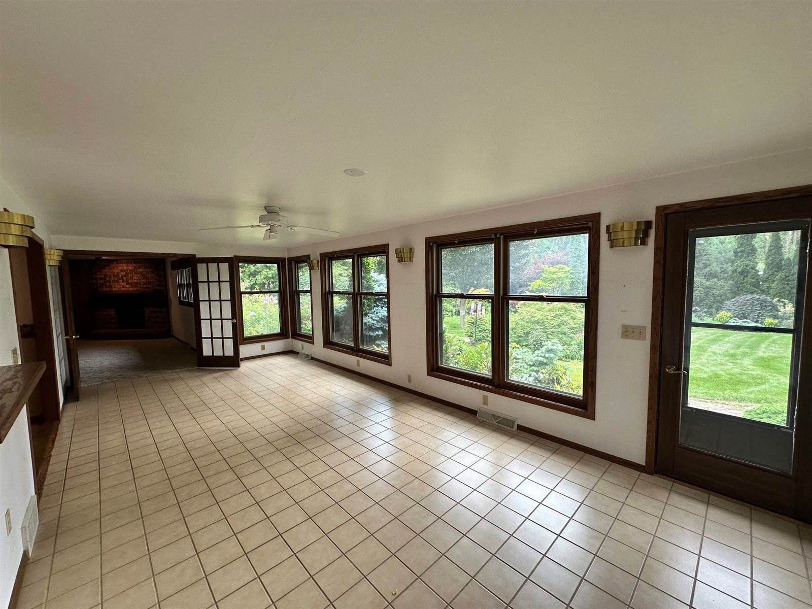 2564 Edgewood Lane, Green Bay, WI 54302