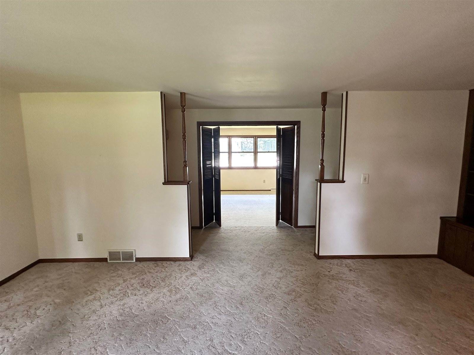 2564 Edgewood Lane, Green Bay, WI 54302