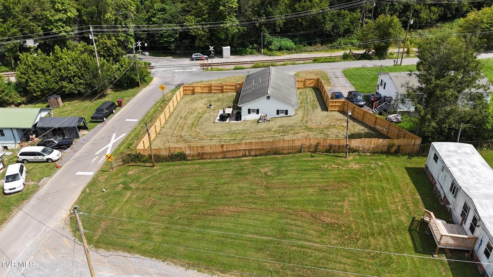 2225 Signal Drive, Johnson City, TN 37604