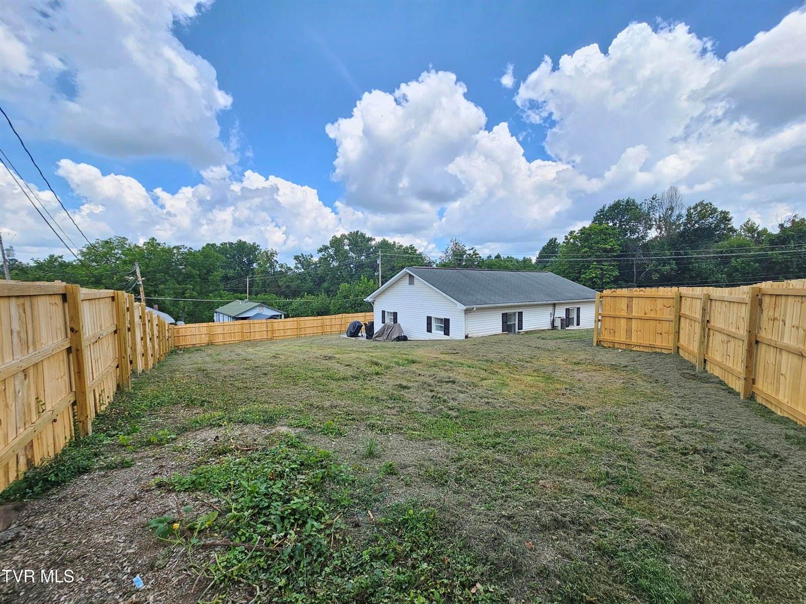 2225 Signal Drive, Johnson City, TN 37604