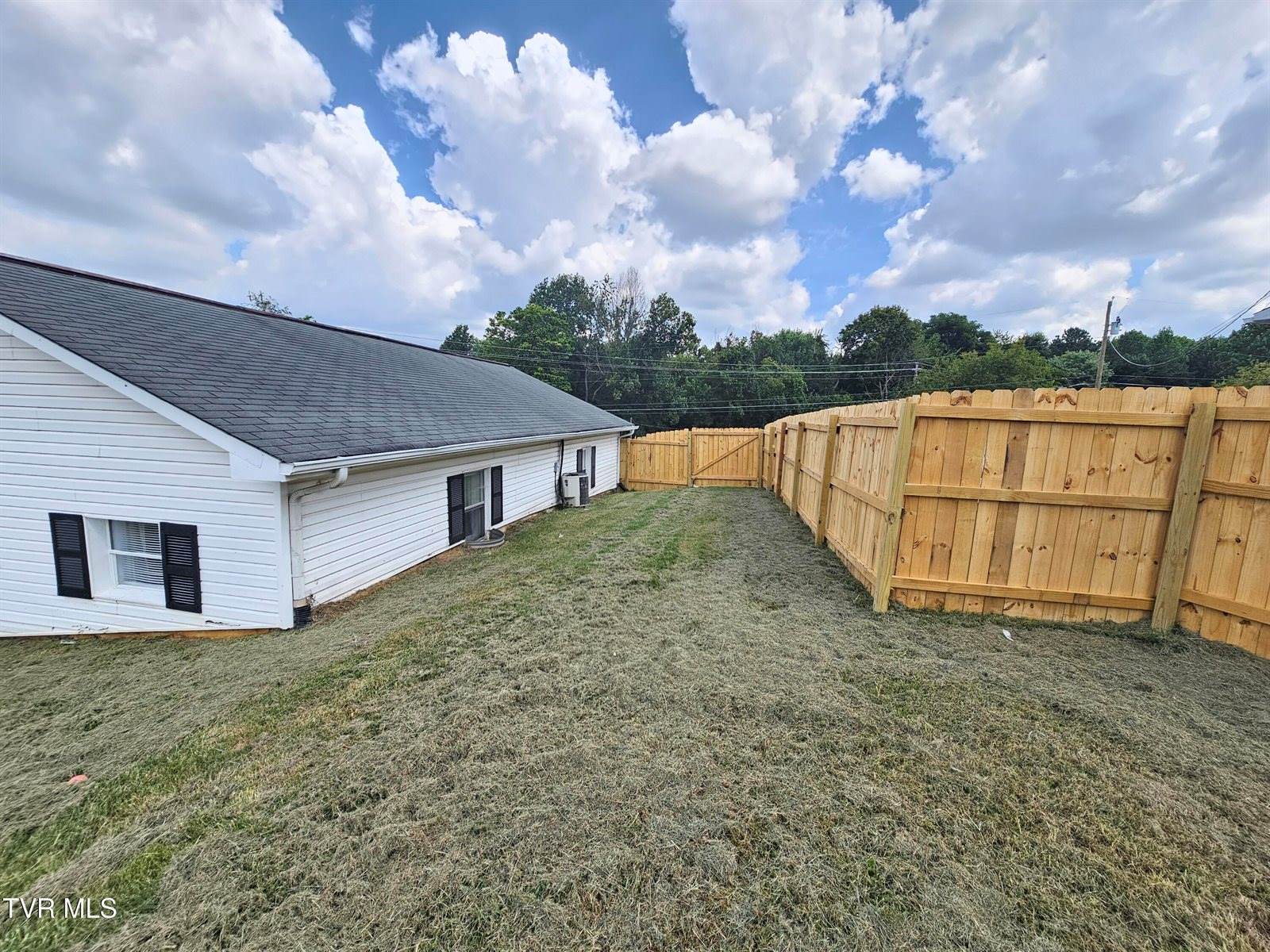 2225 Signal Drive, Johnson City, TN 37604