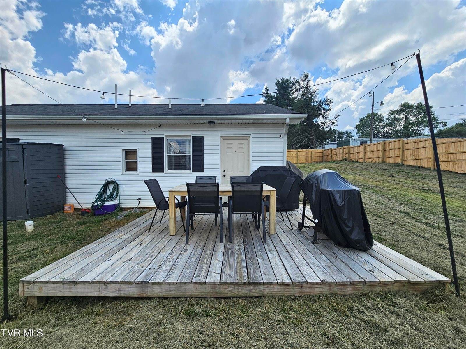 2225 Signal Drive, Johnson City, TN 37604