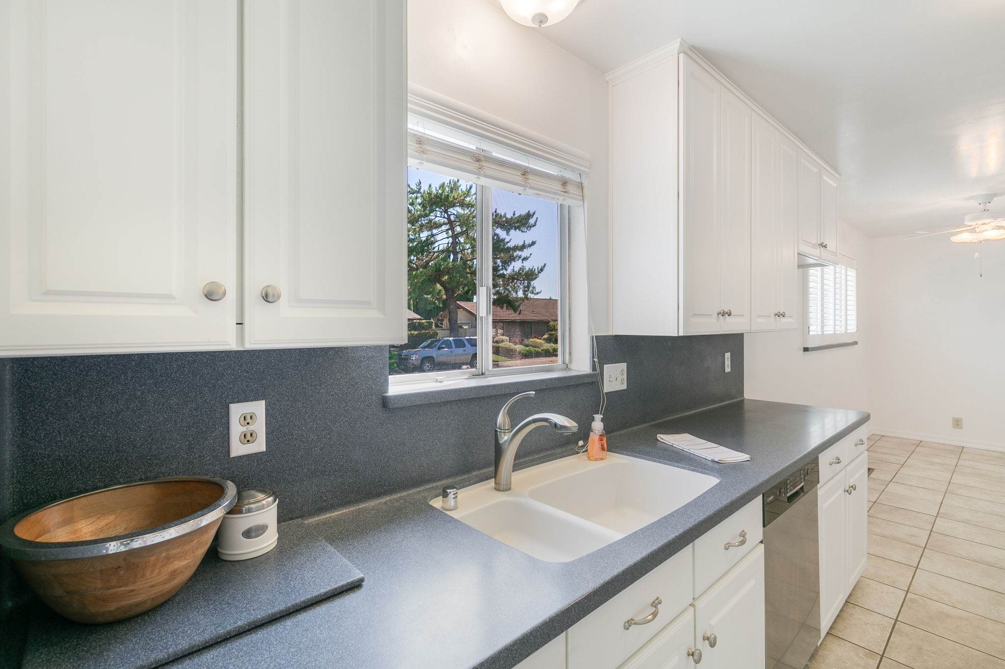 390 S. Almond St, Dixon, CA 95620