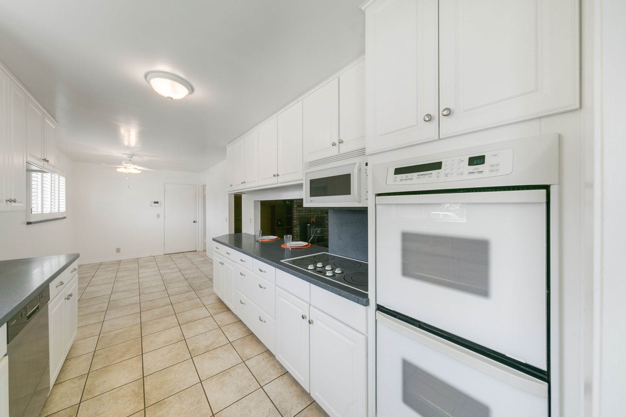 390 S. Almond St, Dixon, CA 95620