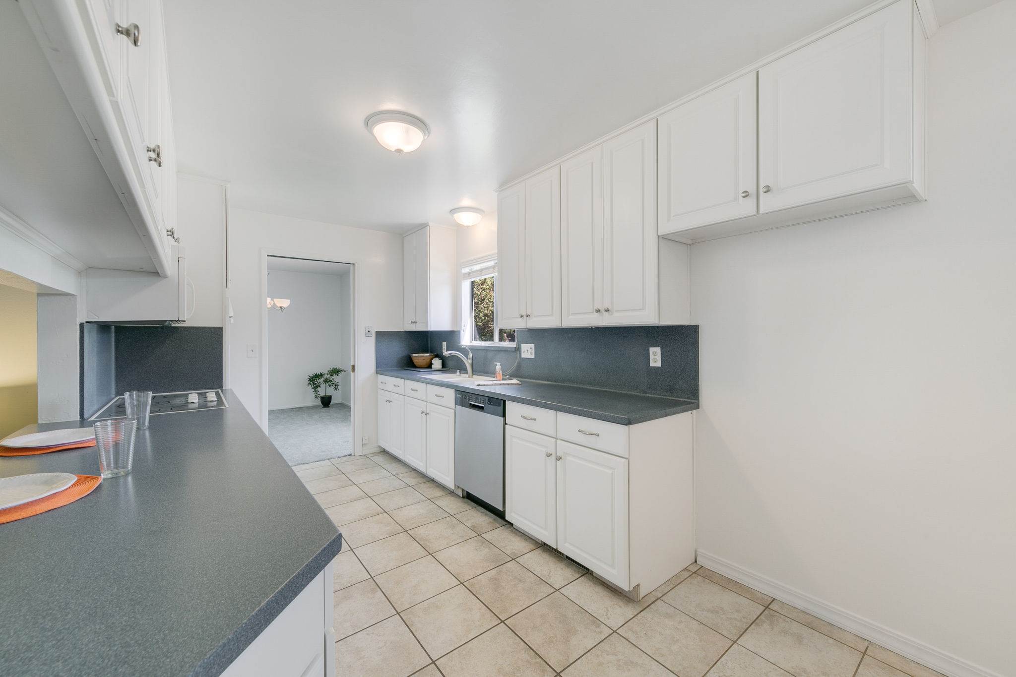 390 S. Almond St, Dixon, CA 95620