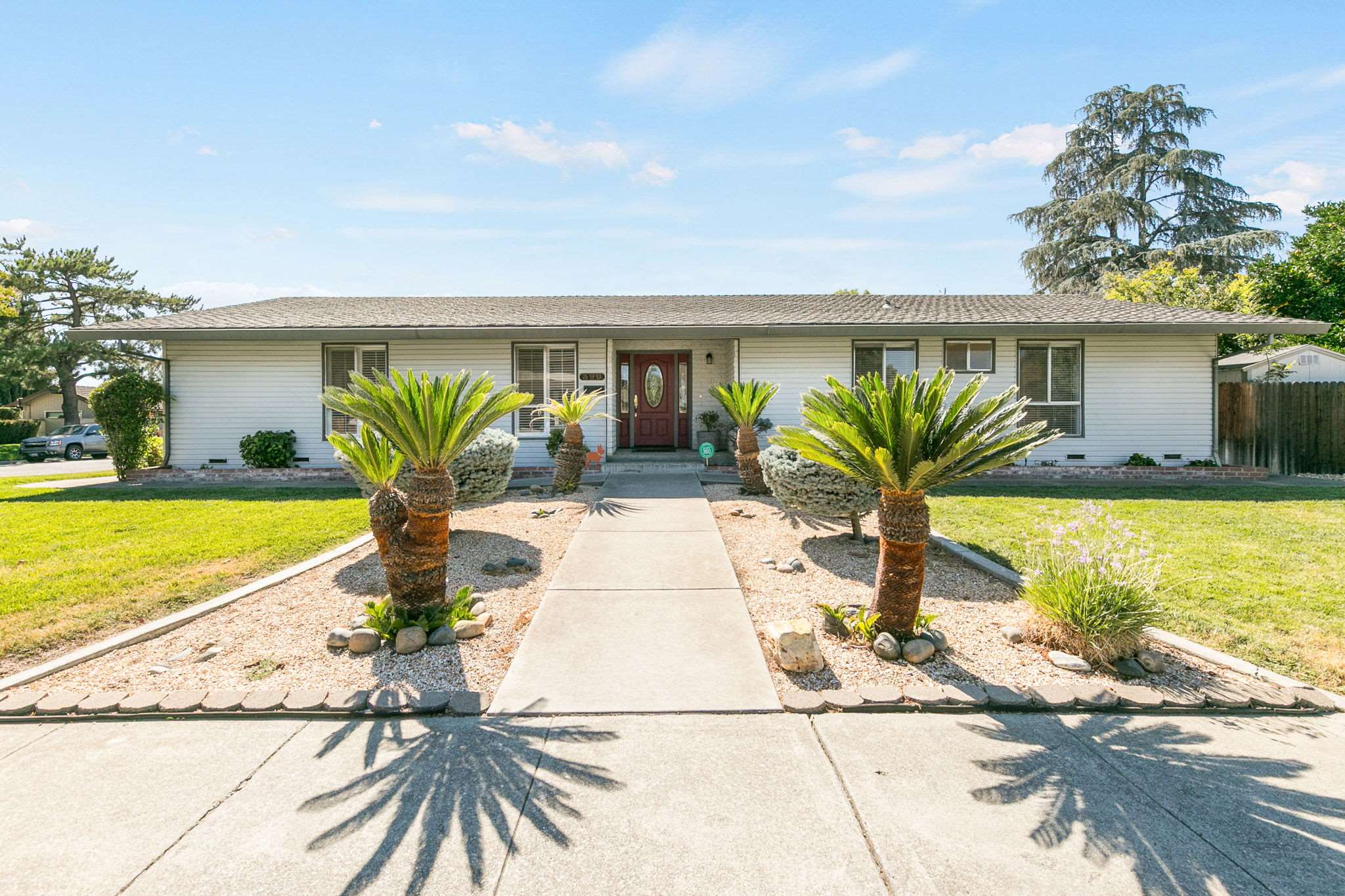 390 S. Almond St, Dixon, CA 95620