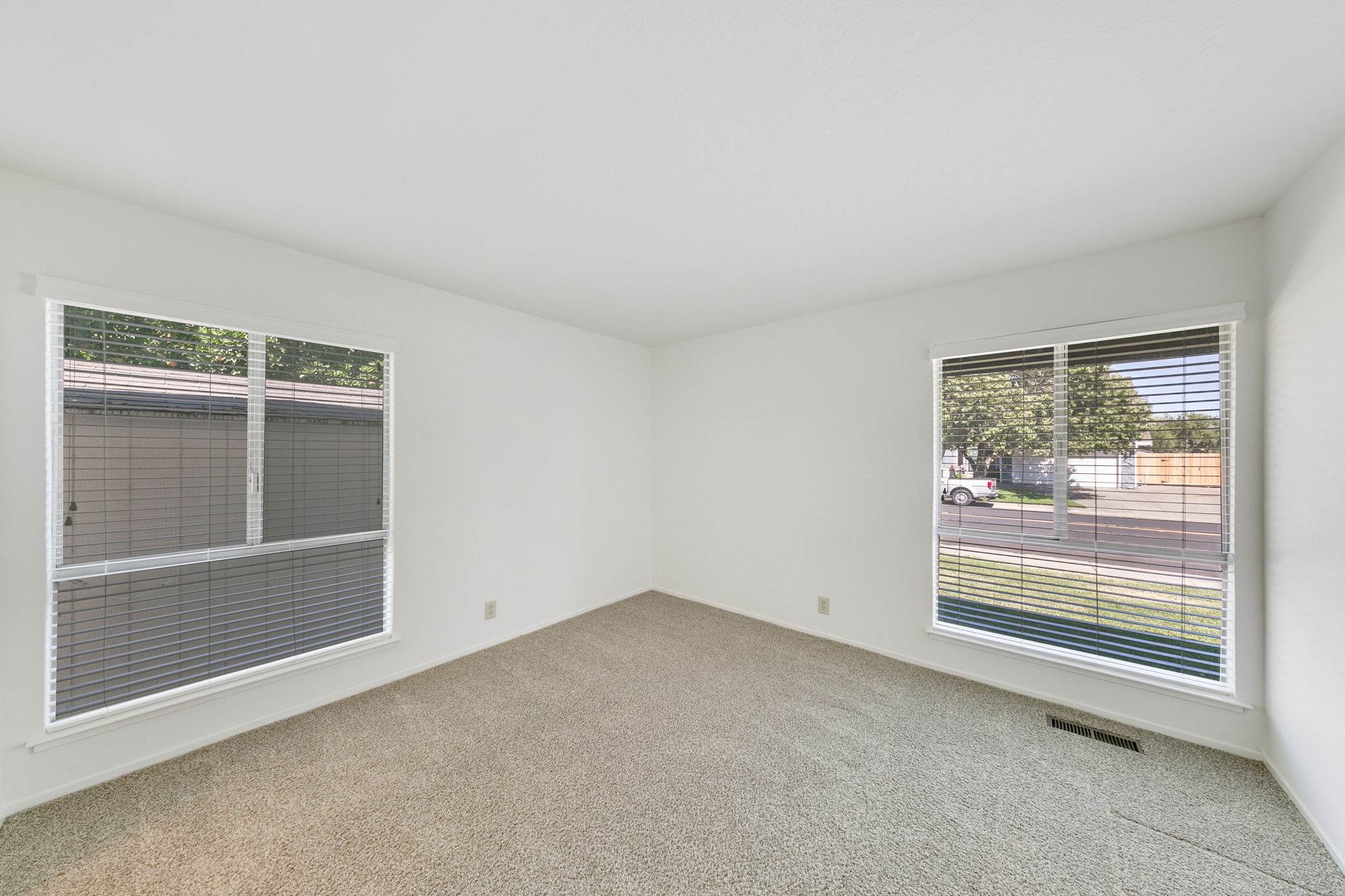 390 S. Almond St, Dixon, CA 95620