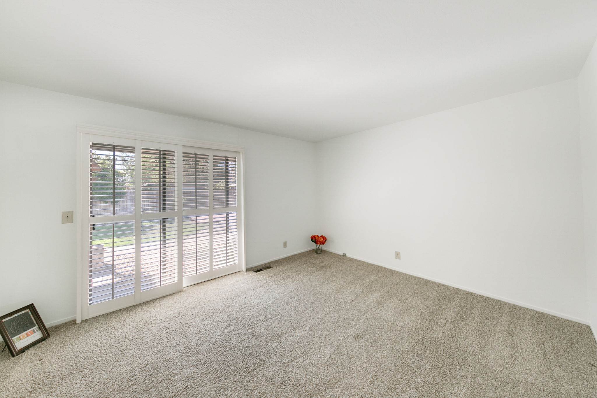 390 S. Almond St, Dixon, CA 95620