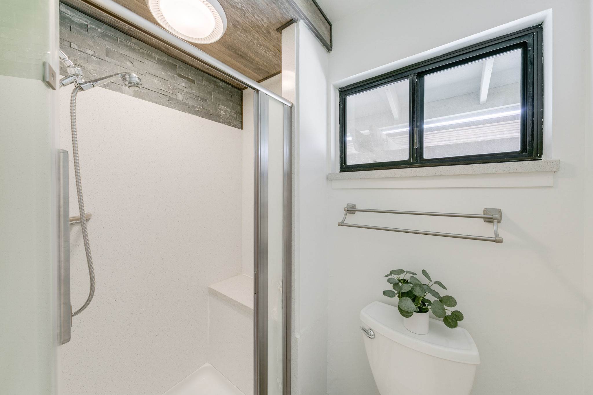 390 S. Almond St, Dixon, CA 95620