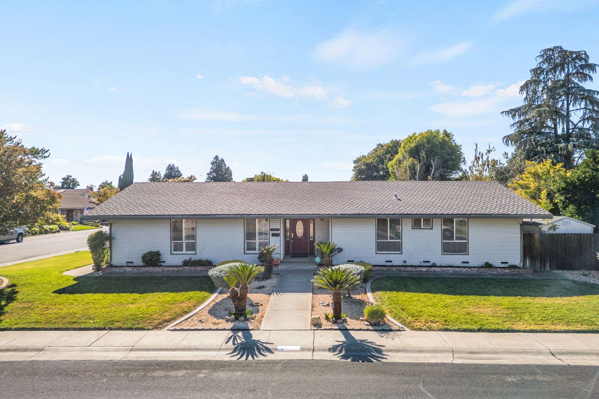 390 S. Almond St, Dixon, CA 95620