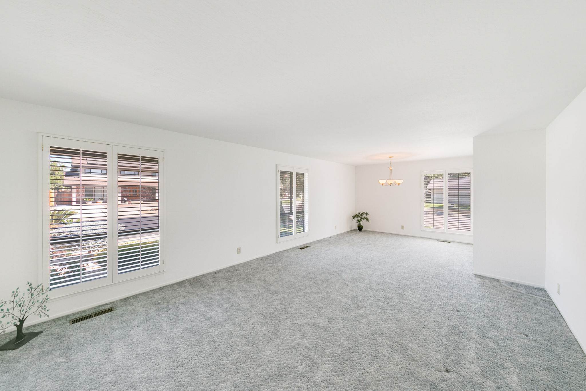 390 S. Almond St, Dixon, CA 95620