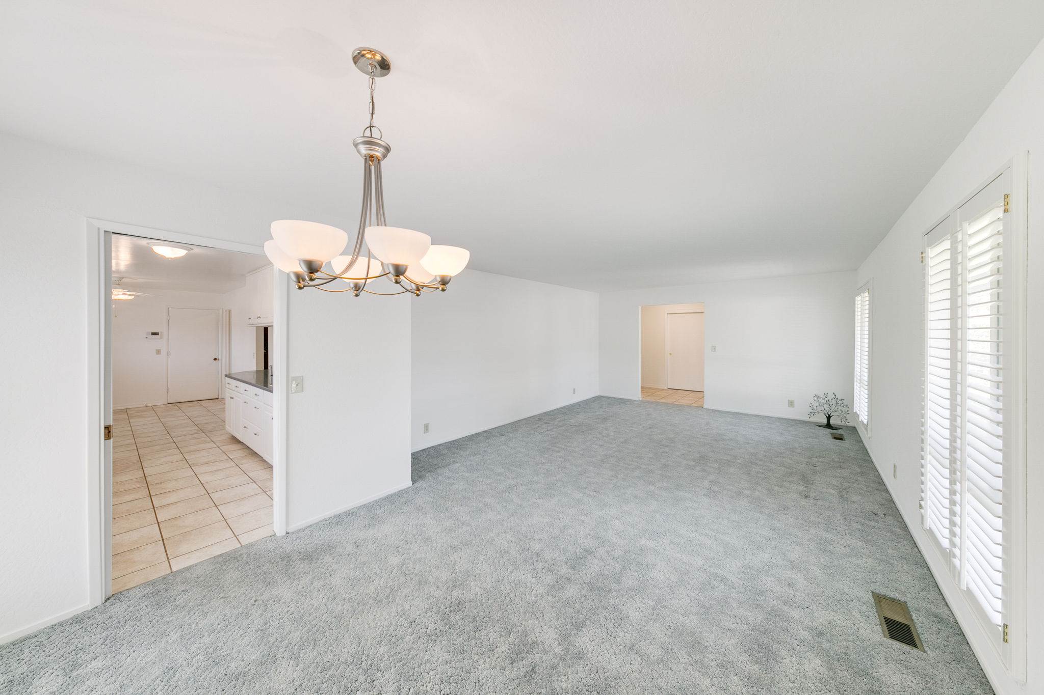 390 S. Almond St, Dixon, CA 95620