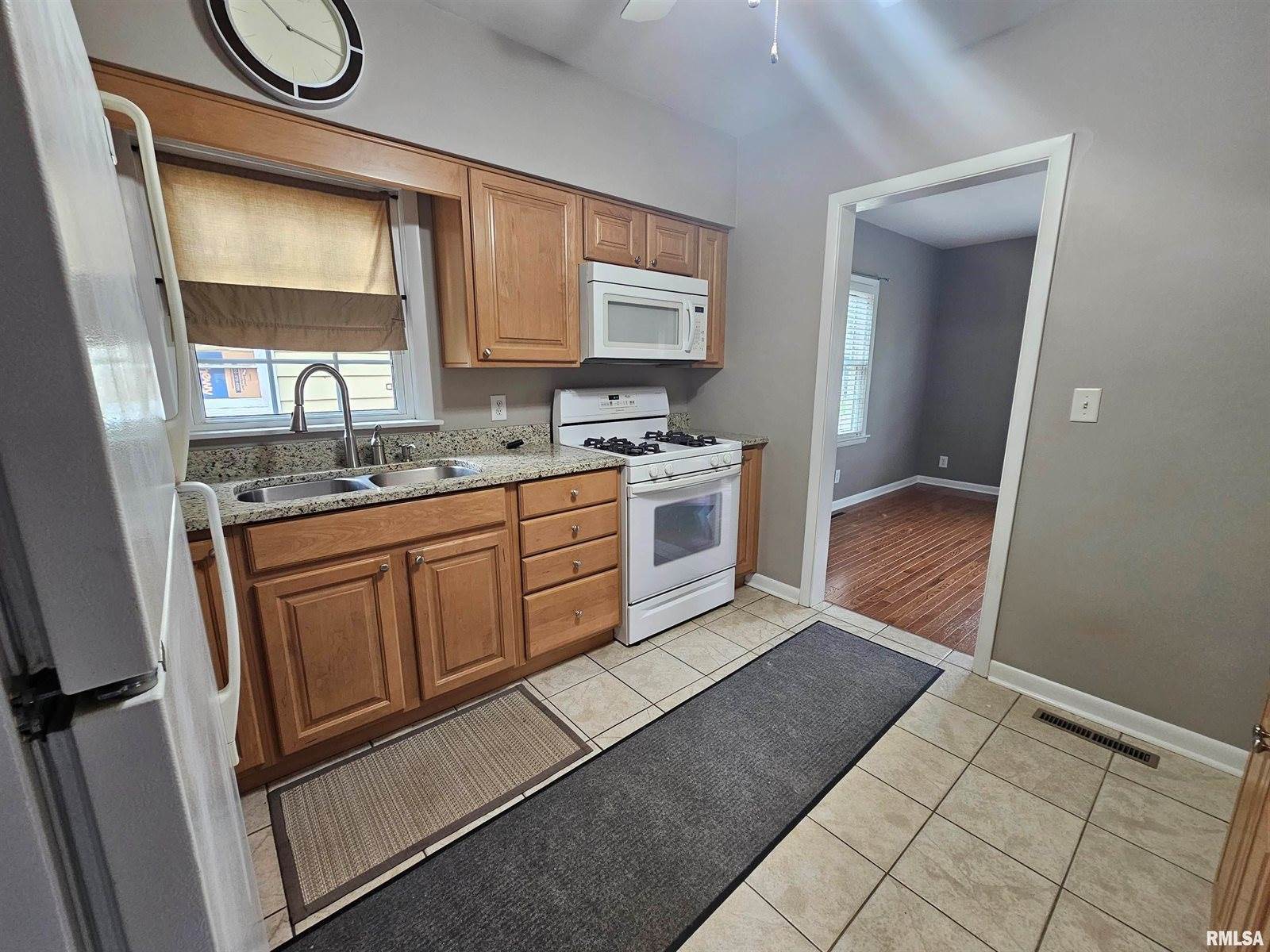 2021 31ST Street, Rock Island, IL 61201