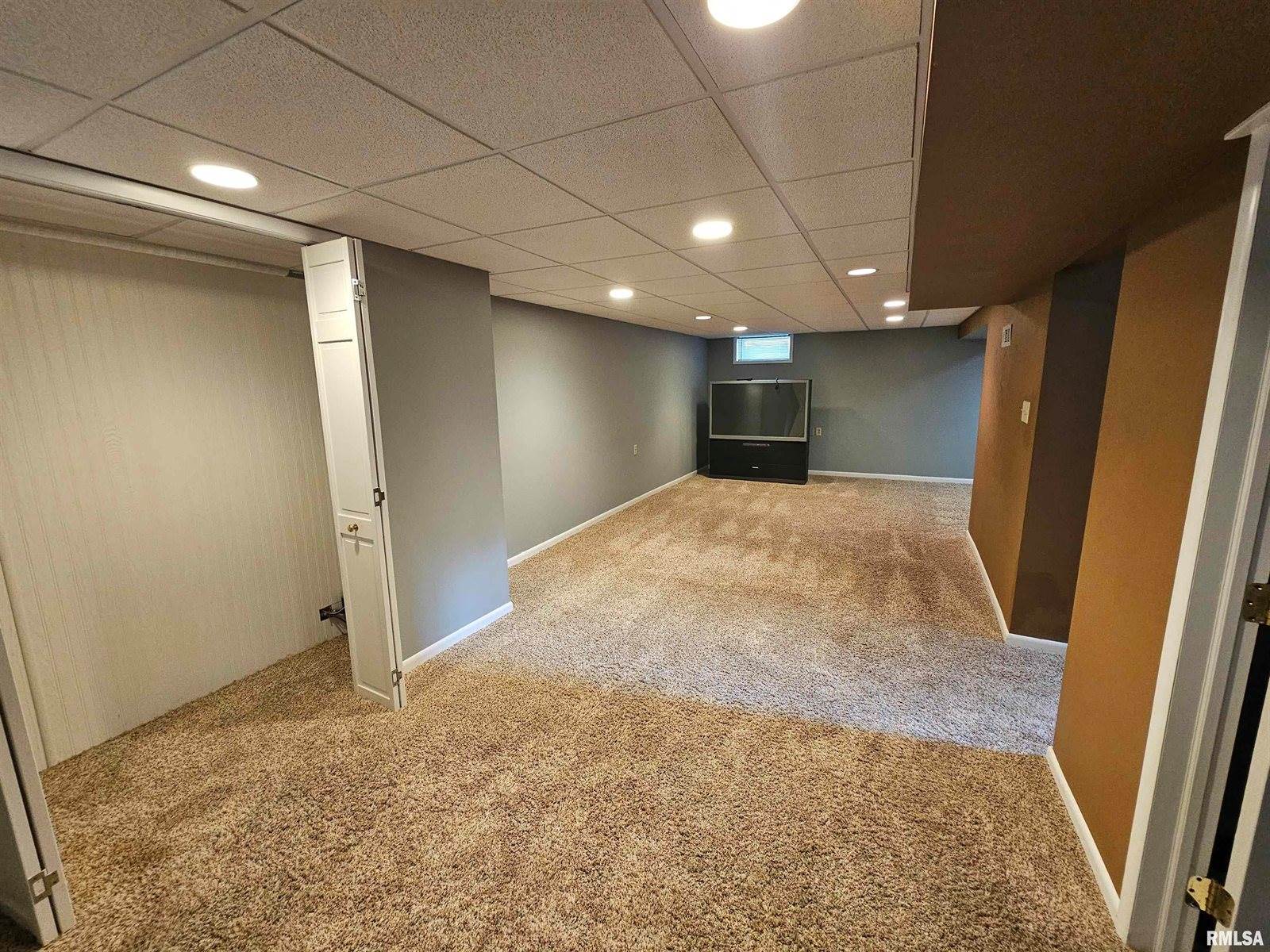 2021 31ST Street, Rock Island, IL 61201