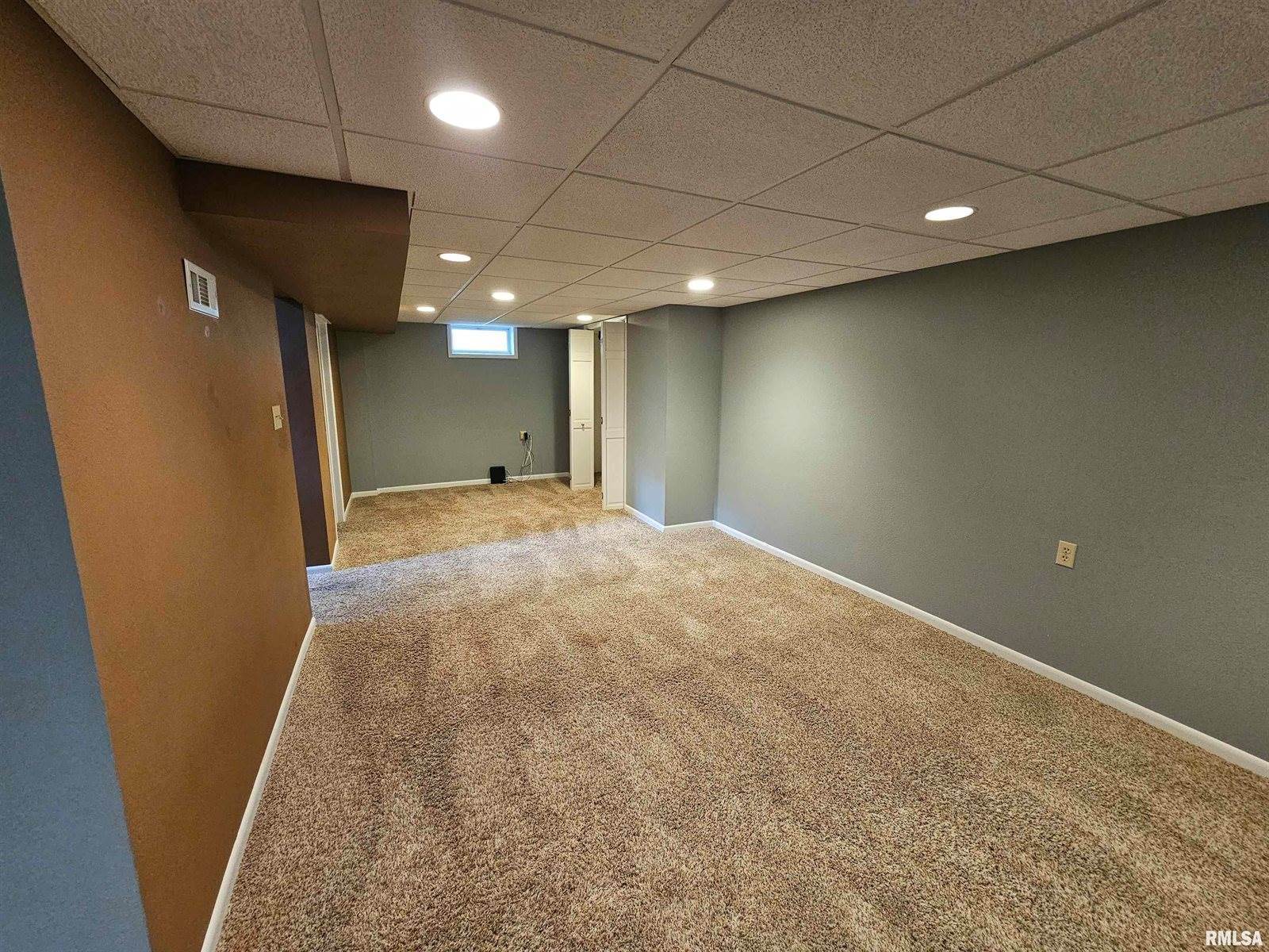 2021 31ST Street, Rock Island, IL 61201