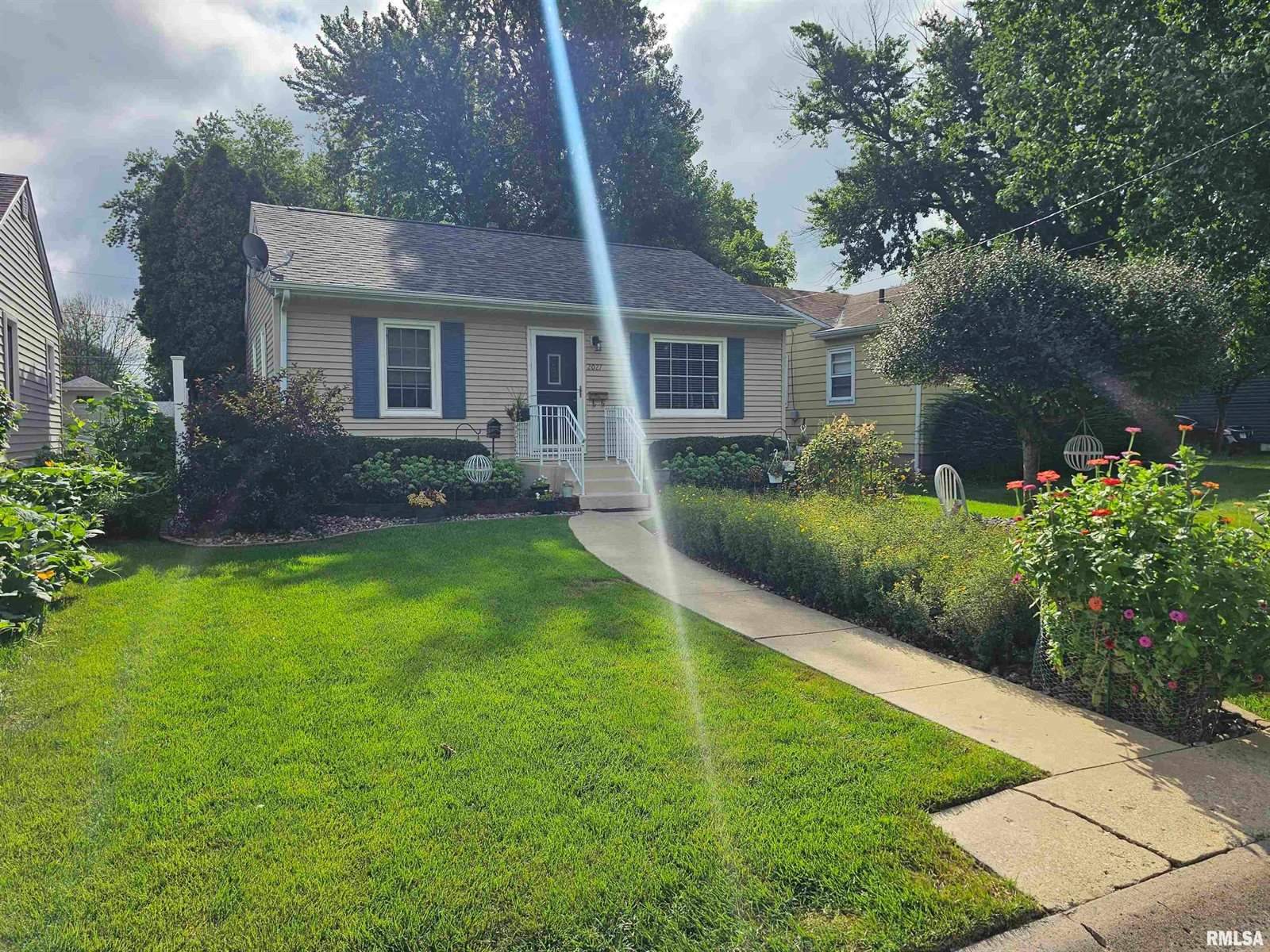 2021 31ST Street, Rock Island, IL 61201