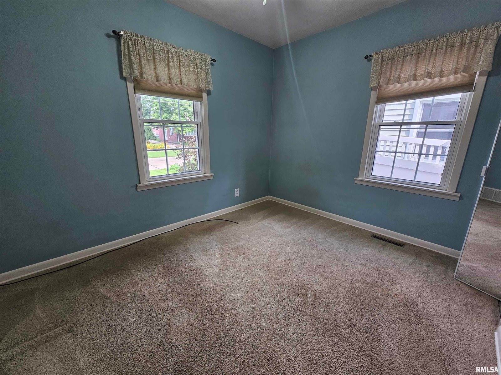 2021 31ST Street, Rock Island, IL 61201