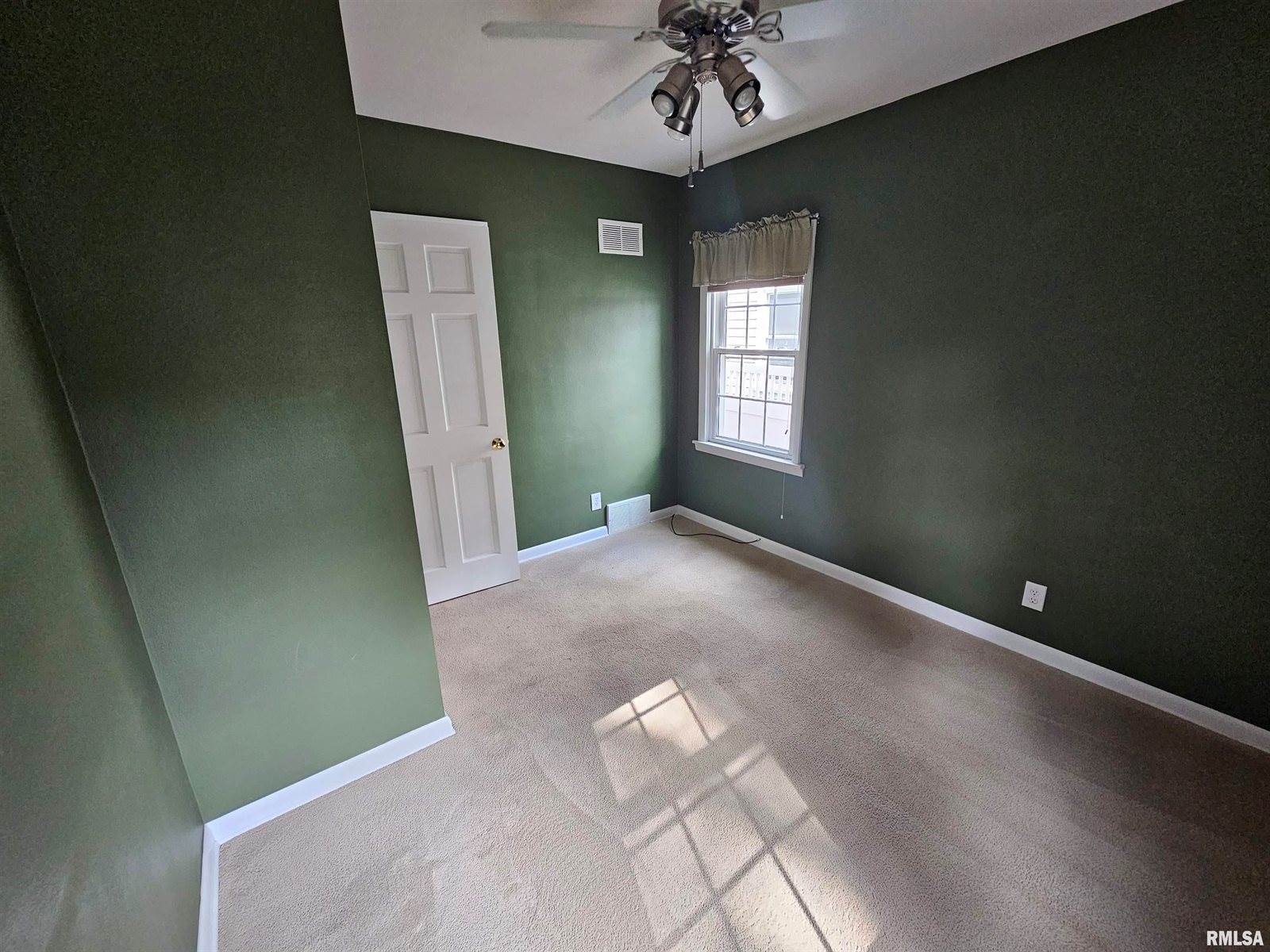 2021 31ST Street, Rock Island, IL 61201