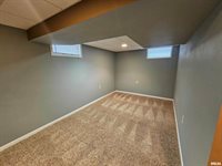 2021 31ST Street, Rock Island, IL 61201