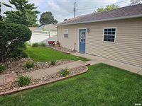 2021 31ST Street, Rock Island, IL 61201